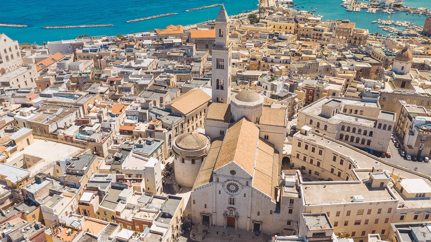 Be enticed by Italy and the Adriatic