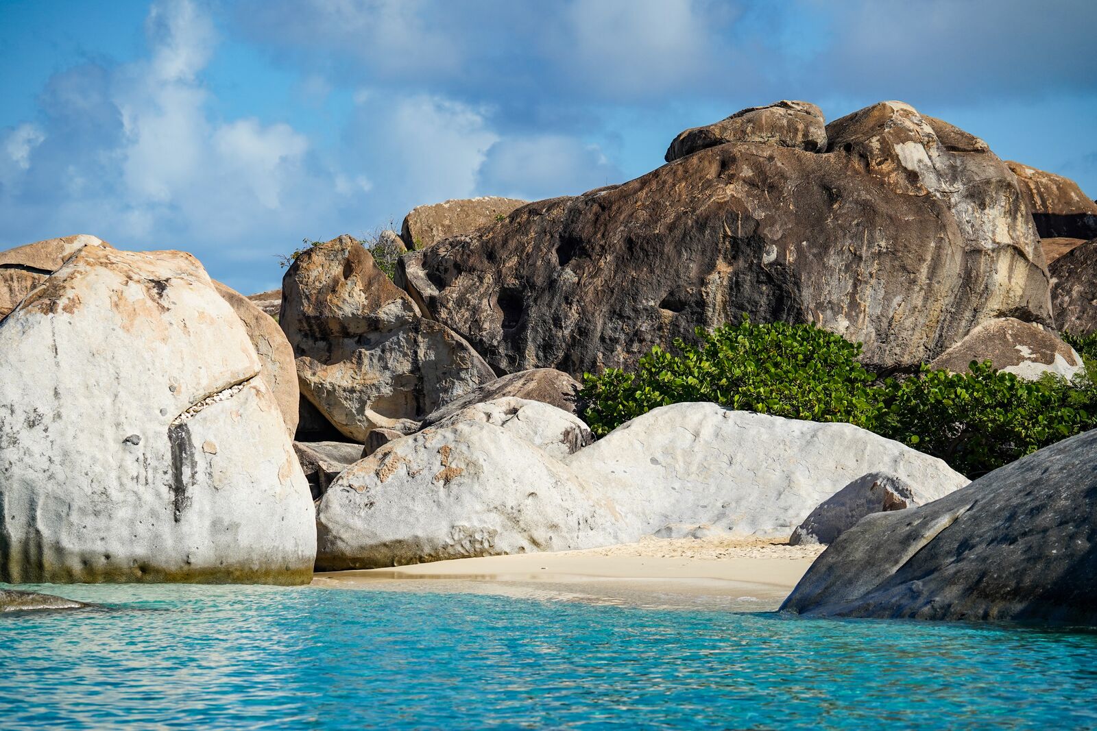 Reverie Under Sail in the Heart of the Lesser Antilles