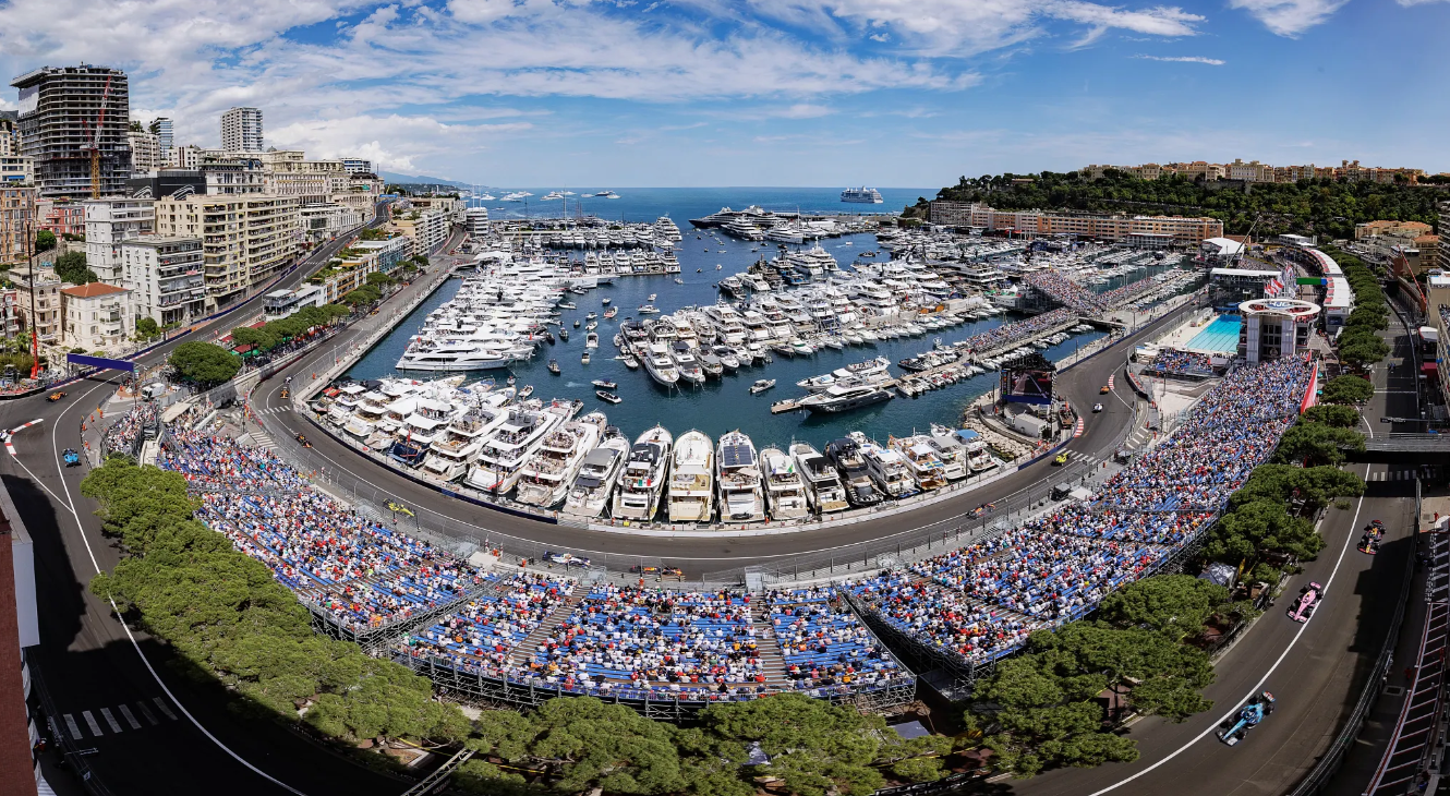 EXCLUSIVE PRIVATE APARTMENT TERRACE VIEWING EXPERIENCE