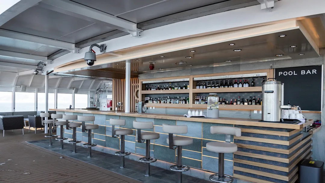 Pool Bar