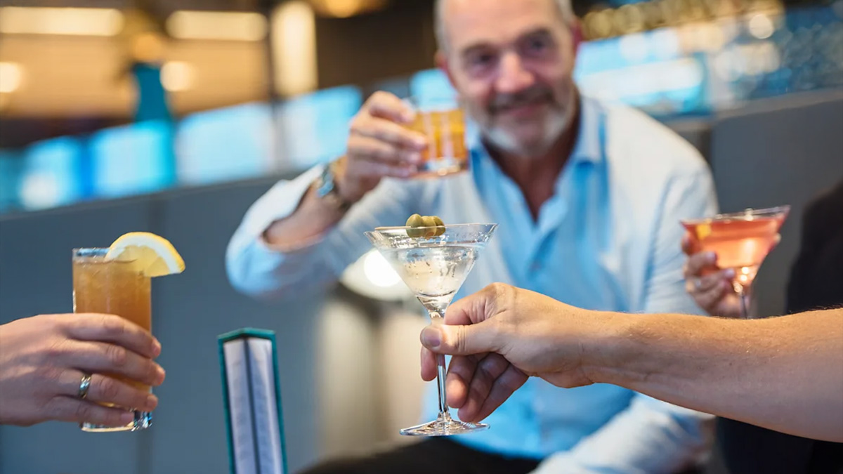 Explorer Lounge & Bar