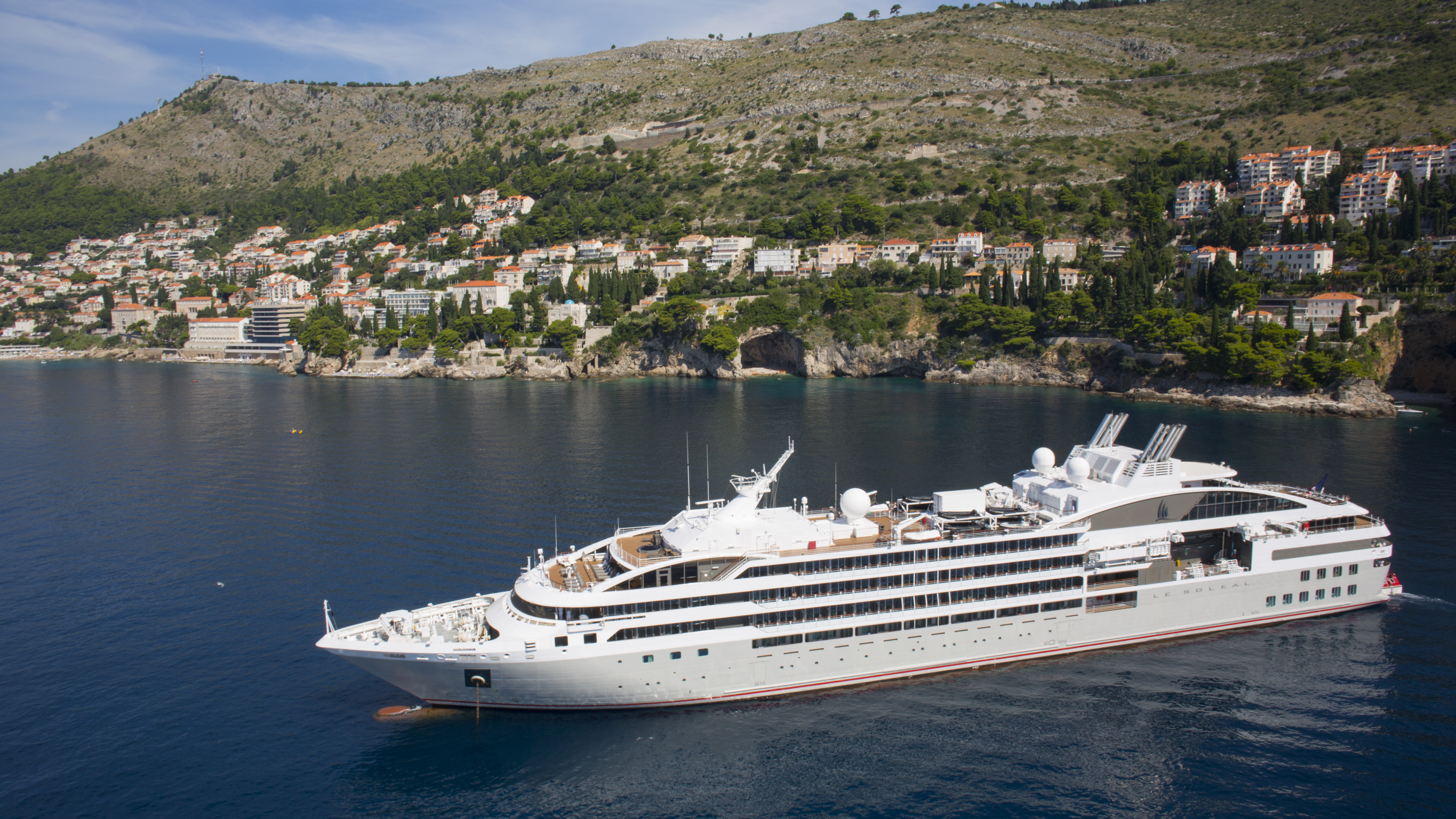 LES SISTER SHIPS
