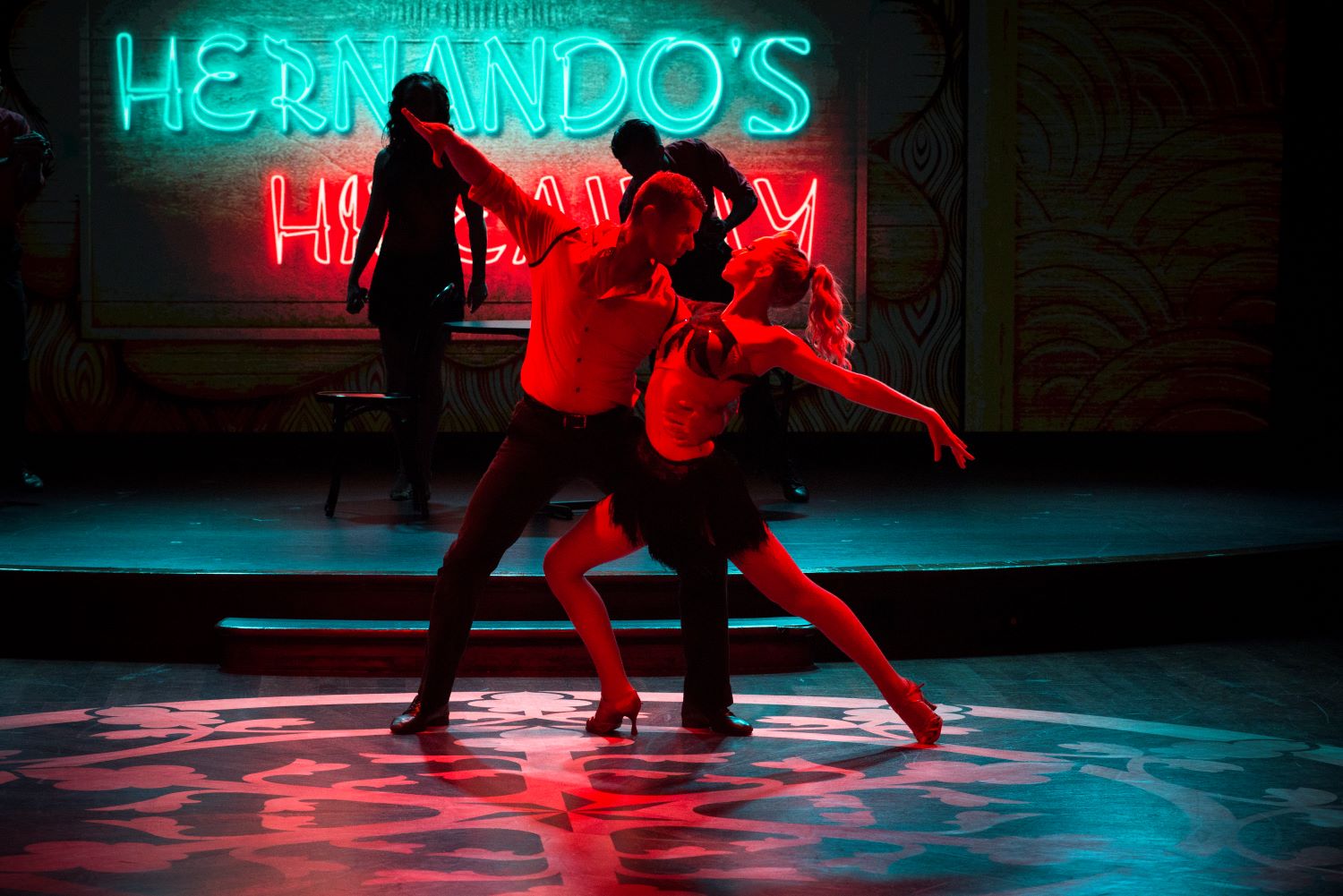 ONBOARD SHOWS | Dazzling performances
