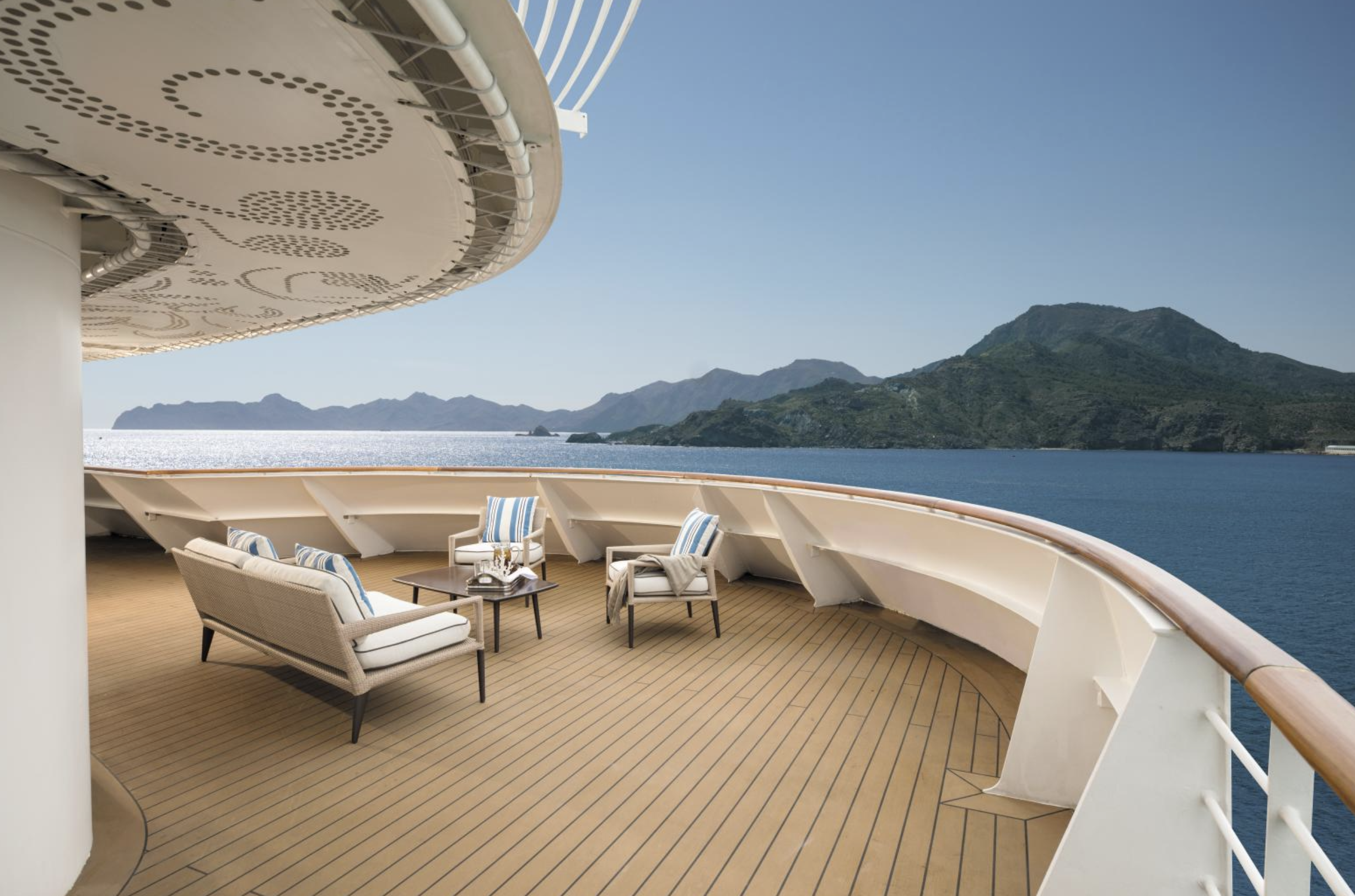 LUXURY SUITES & UNRIVALED SPACE
AT SEA®
