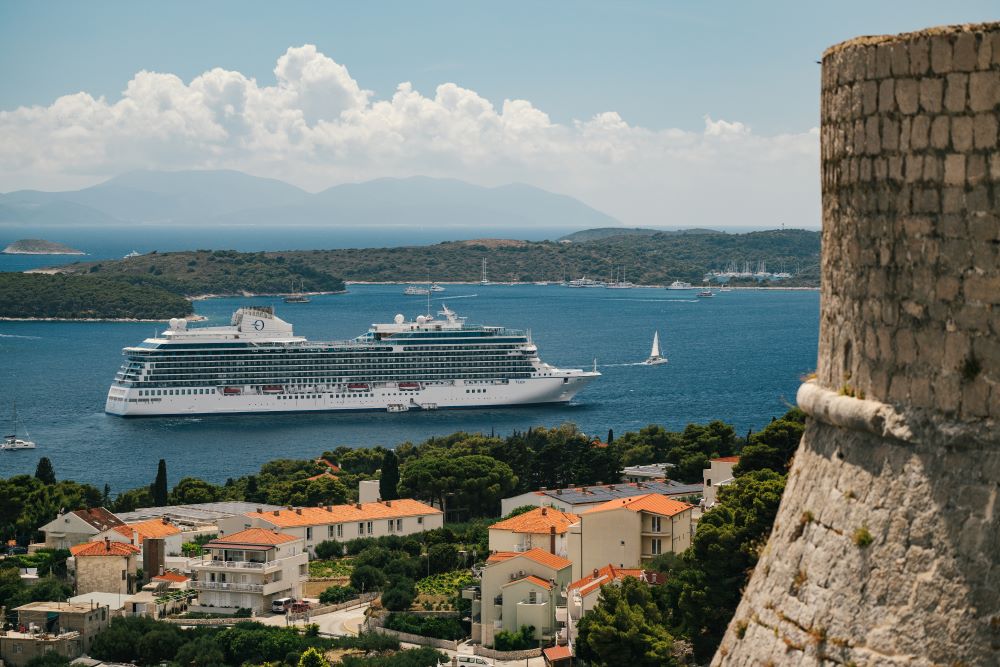 Intimate, Luxurious Ships