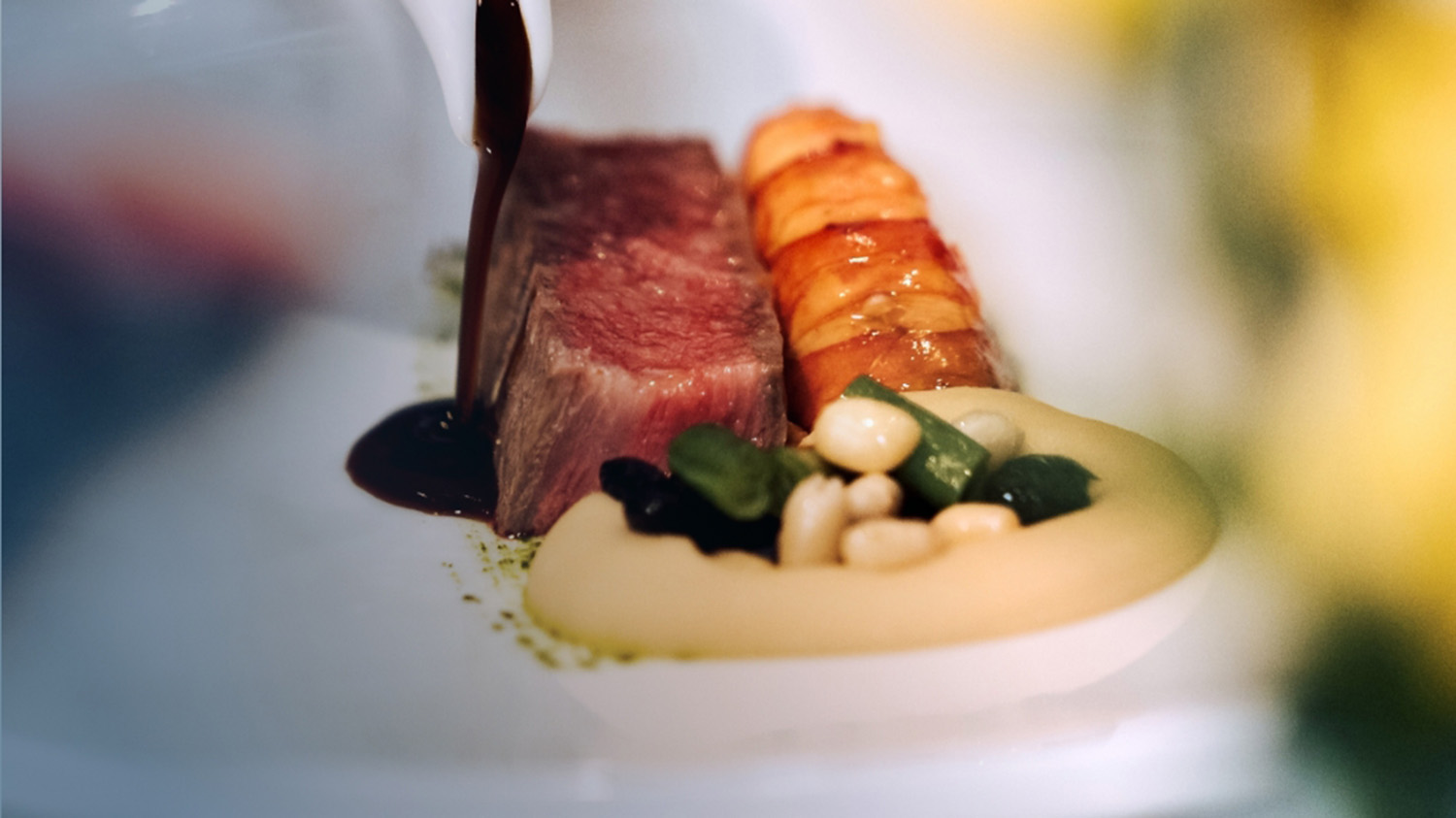 <strong>WORLD-CLASS DINING</strong>