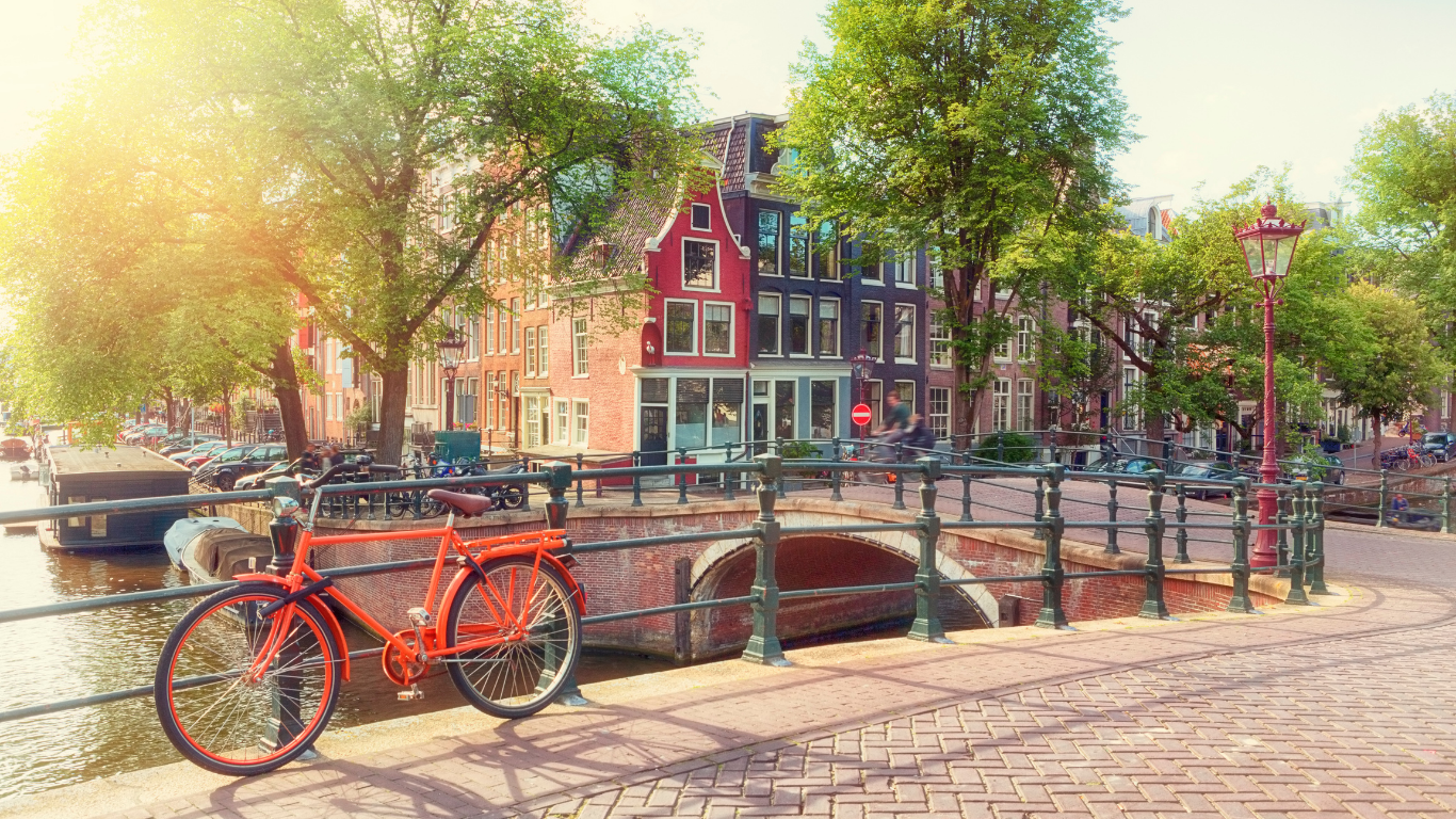 Romantic Rhine Southbound with Tulips of Holland