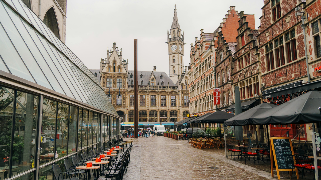 Experience history and local life