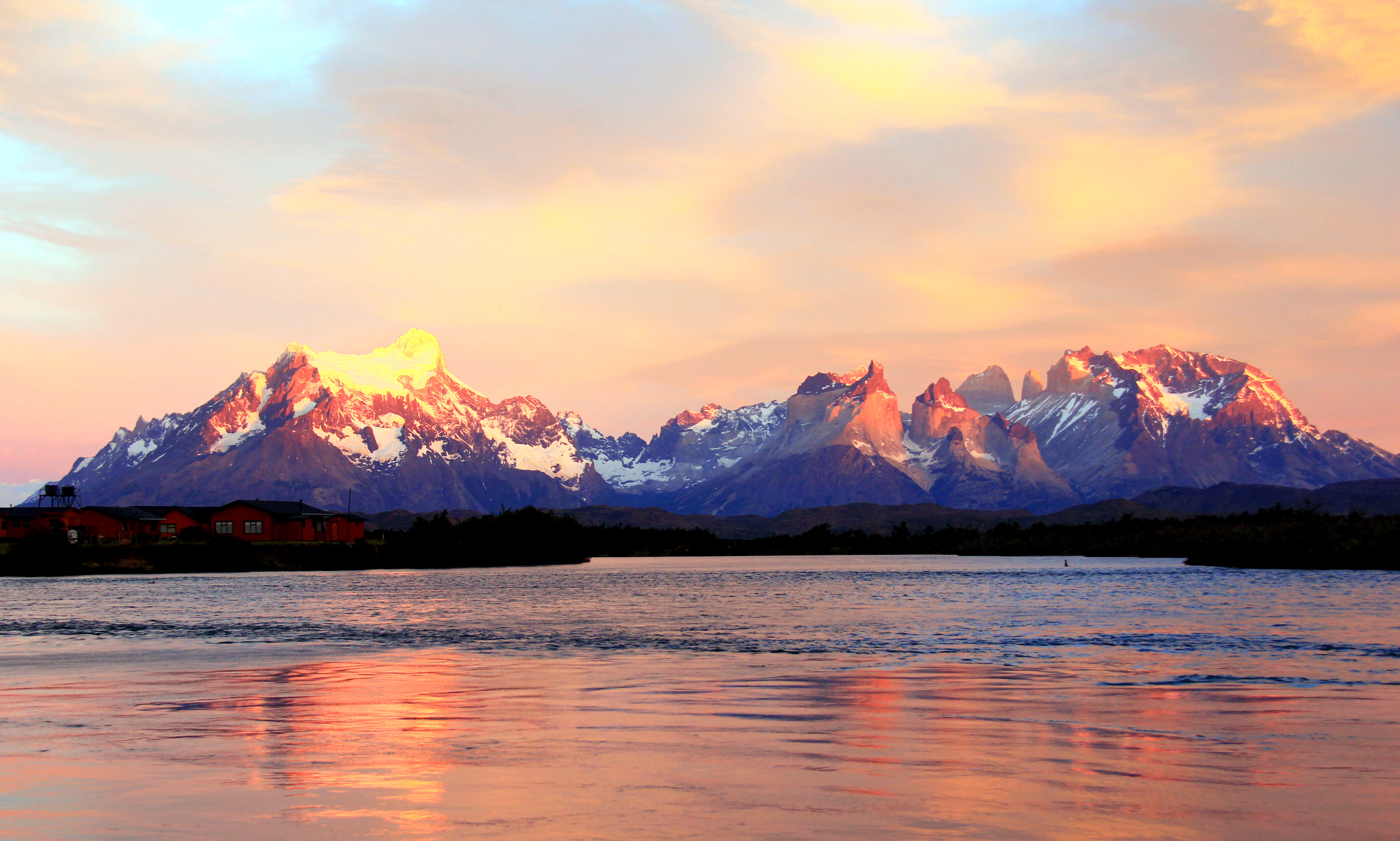 GLACIERS & FJORDS OF SOUTHERN PATAGONIA