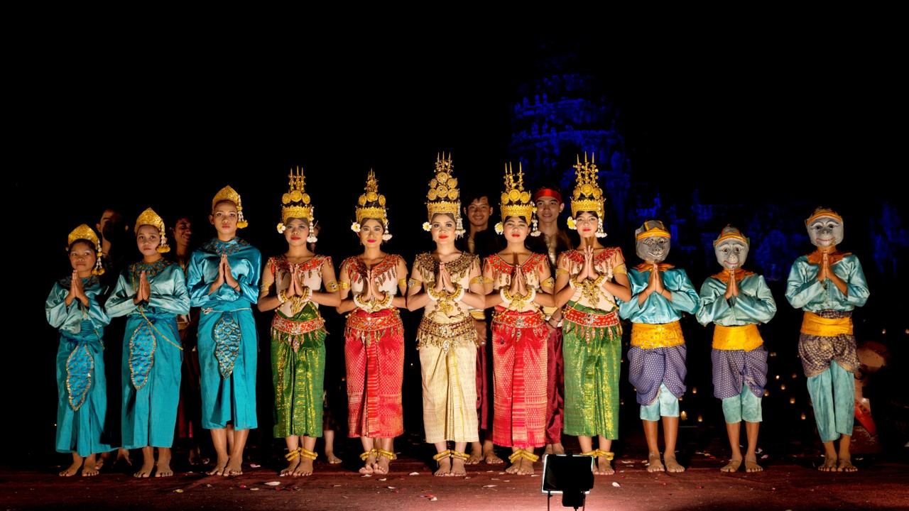 DISCOVER THE ULTIMATE TRAVEL EXPERIENCE