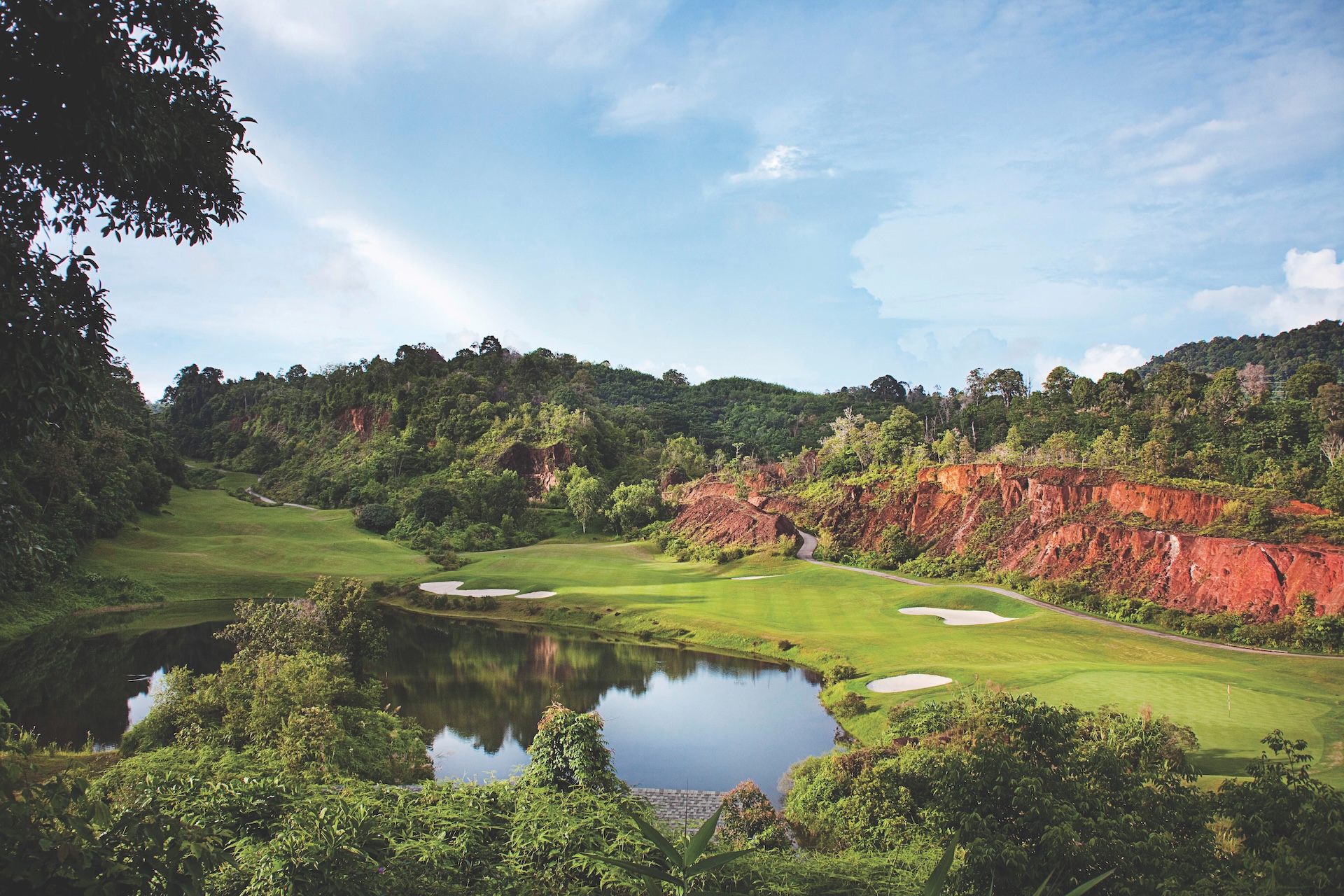 GOLF AROUND THE WORLD