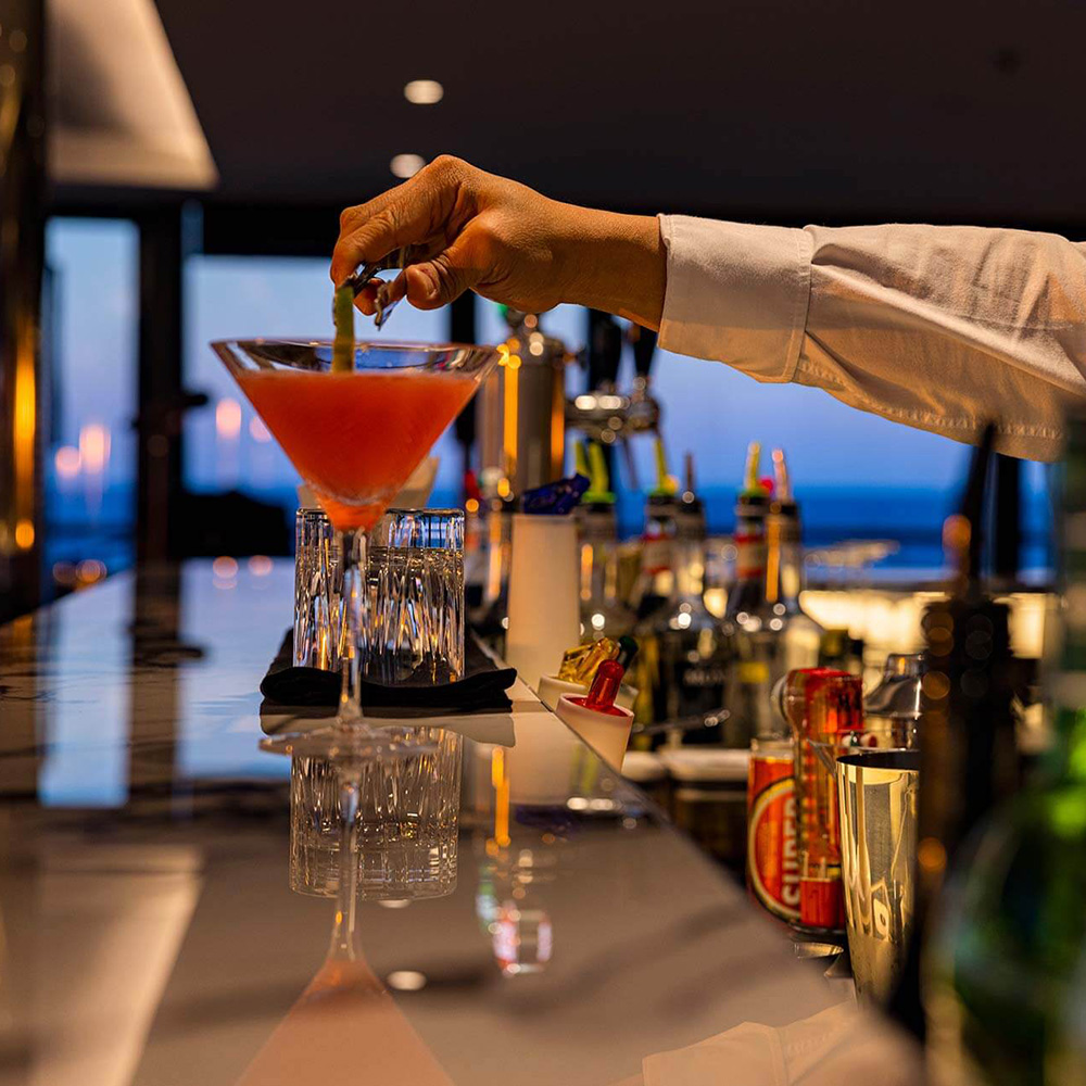 SOCIAL SPACES & LOUNGES